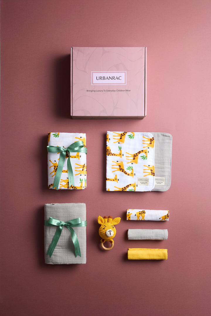 Urbanrac Luxury Baby Gift Set – GOTS Certified Organic Muslin Essentials - Giraffe