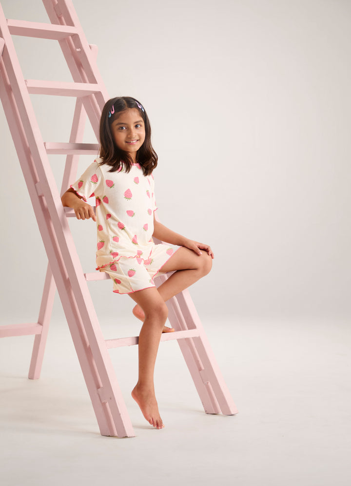 100% Cotton Peachy Strawberry Print Co-Ord Set - Urbanrac