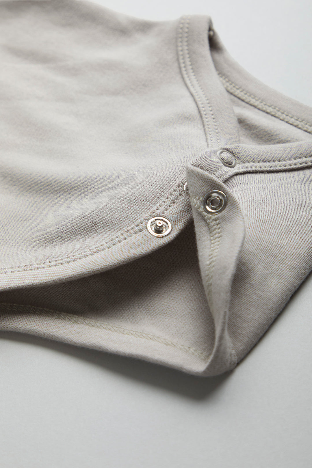 GOTS Certified Organic Cotton Full Sleeves Onesies | Grey Brid Print - Urbanrac