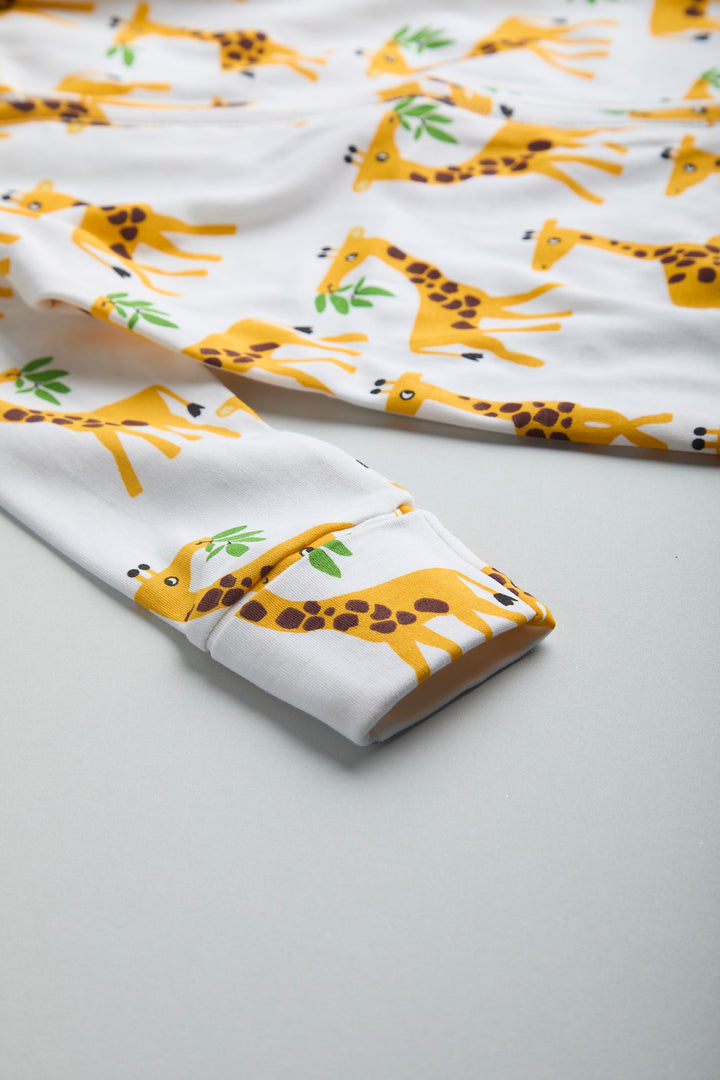 GOTS Certified Organic Cotton Sleepwear for Babies | Giraffe Print